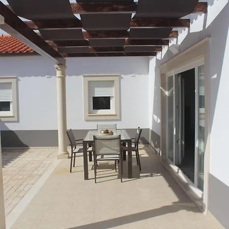 Villa With Private Wellness And Pool Salir de Matos