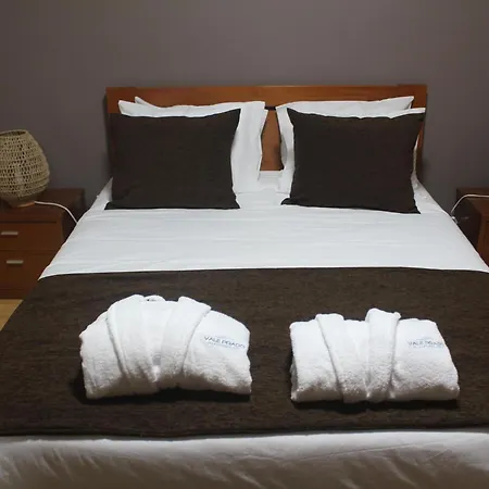 Villa With Private Wellness And Pool Salir de Matos
